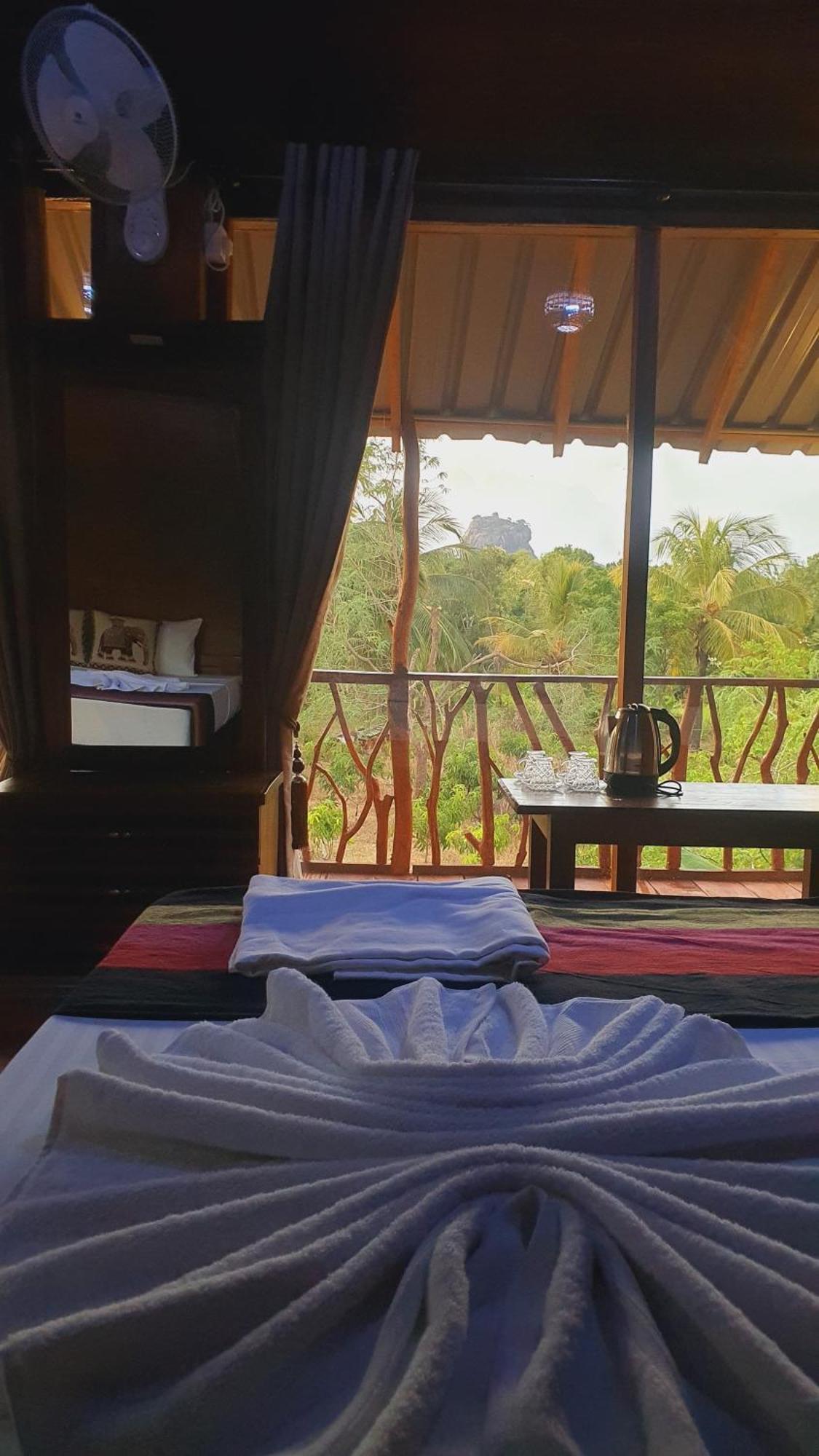 Sigiriya Rock View Tree House Vila Exterior foto